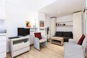 Quai Des Celestins - 252 - Paris Apartment 0*,  France